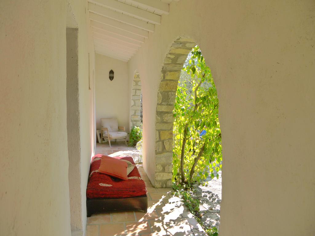 L'Ostal Du Pic St Loup Bed and Breakfast Saint-Jean-de-Cuculles Eksteriør billede